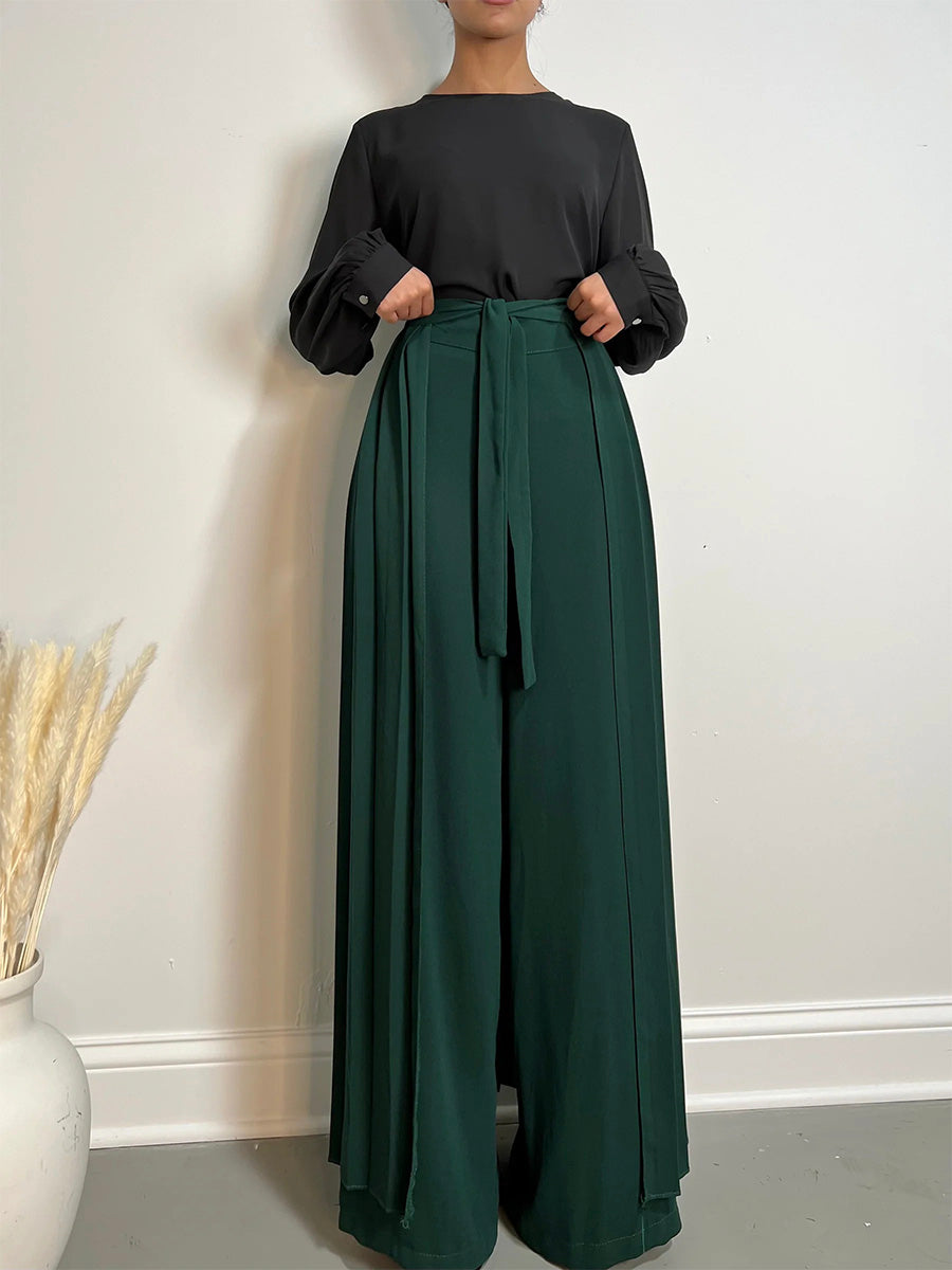 Hermoso conjunto de sobrefalda plisada y pantalón