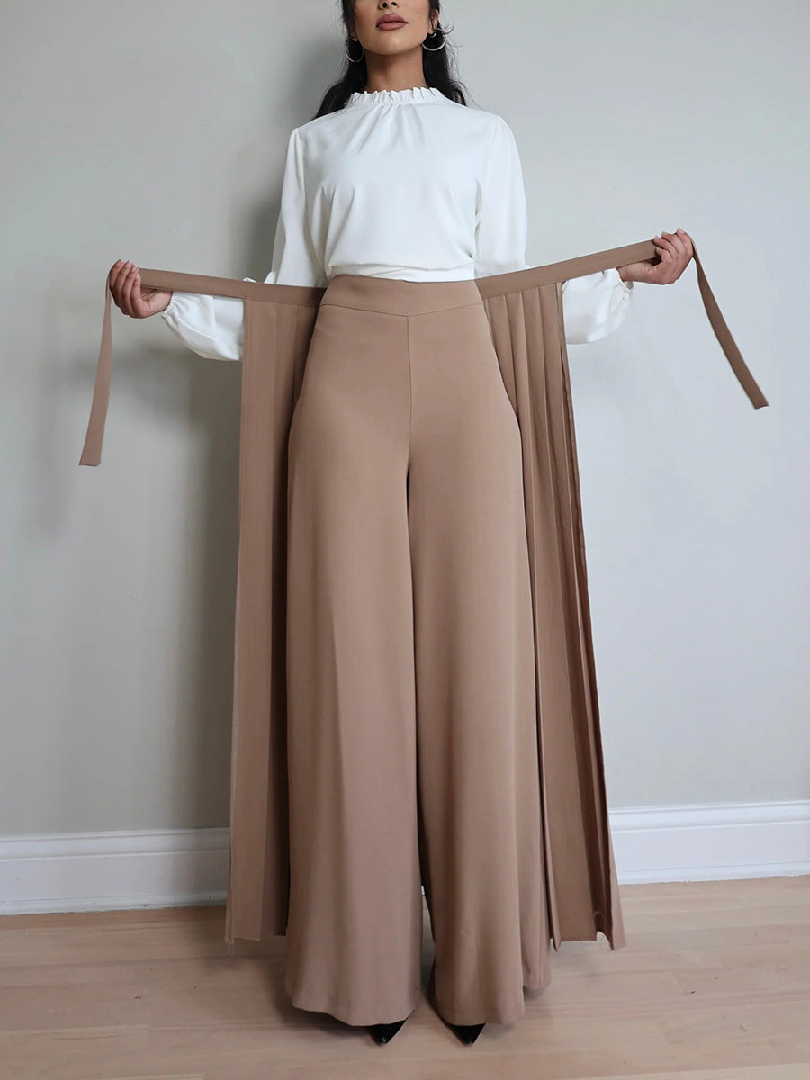 Hermoso conjunto de sobrefalda plisada y pantalón