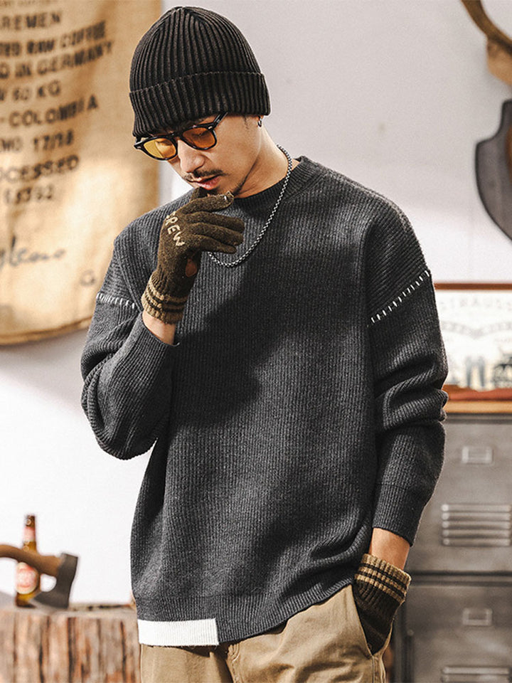 Maglione in maglia da uomo a girocollo, vestibilità ampia con dettagli a cuciture a contrasto