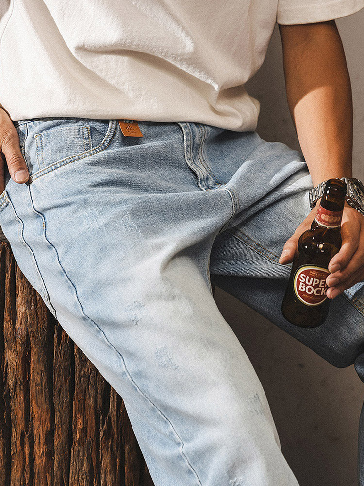 Vaqueros para hombre con lavado sutil y detalles de estilo vintage