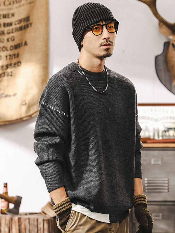 Maglione in maglia da uomo a girocollo, vestibilità ampia con dettagli a cuciture a contrasto