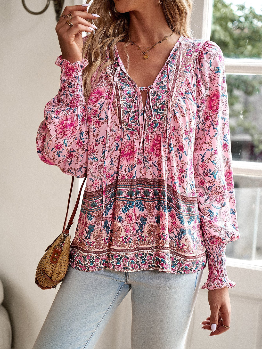 Blusa da donna con stampa floreale boho e nodo al collo