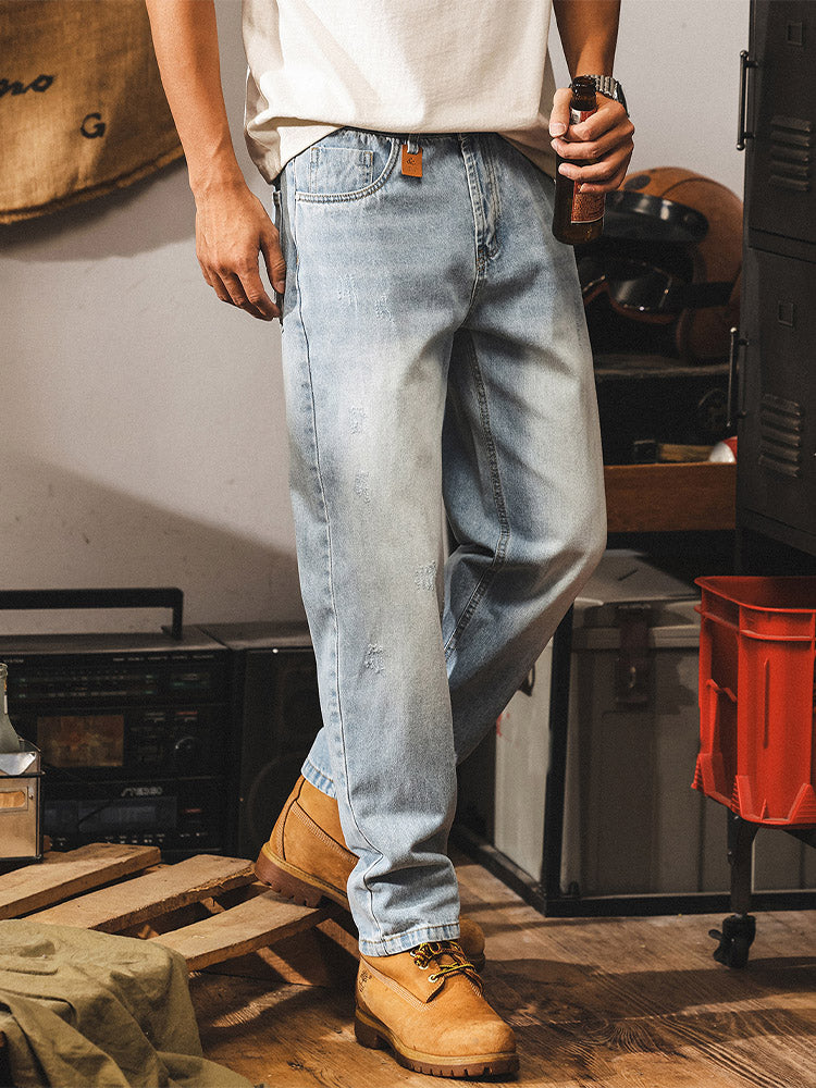 Vaqueros para hombre con lavado sutil y detalles de estilo vintage