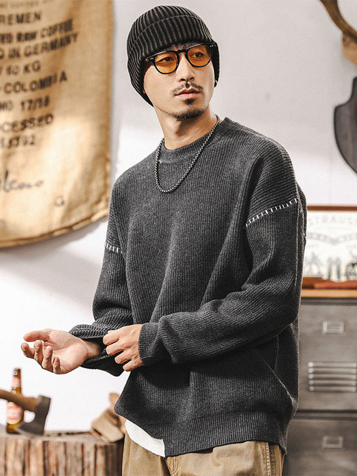 Maglione in maglia da uomo a girocollo, vestibilità ampia con dettagli a cuciture a contrasto