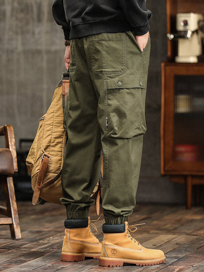 Herren-Cargohose mit elastischem Bund, Knopfleiste und schmal zulaufendem Bein