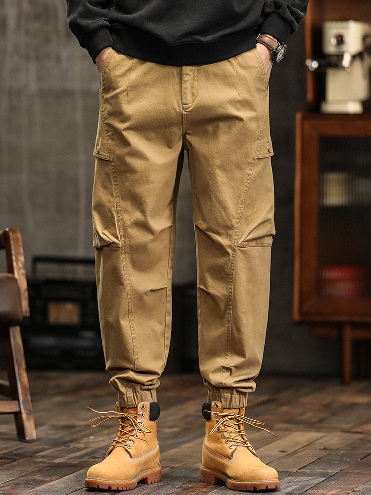 Herren-Cargohose mit elastischem Bund, Knopfleiste und schmal zulaufendem Bein