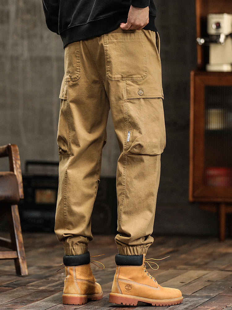 Herren-Cargohose mit elastischem Bund, Knopfleiste und schmal zulaufendem Bein