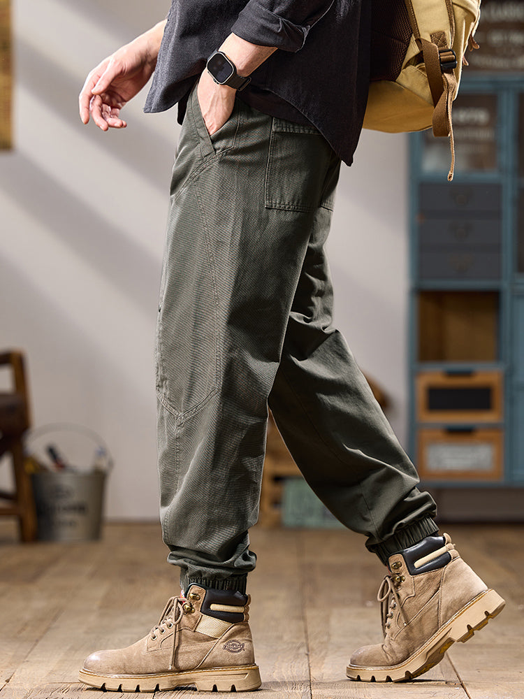 Pantalones cargo jogger de hombre de corte relajado con múltiples bolsillos