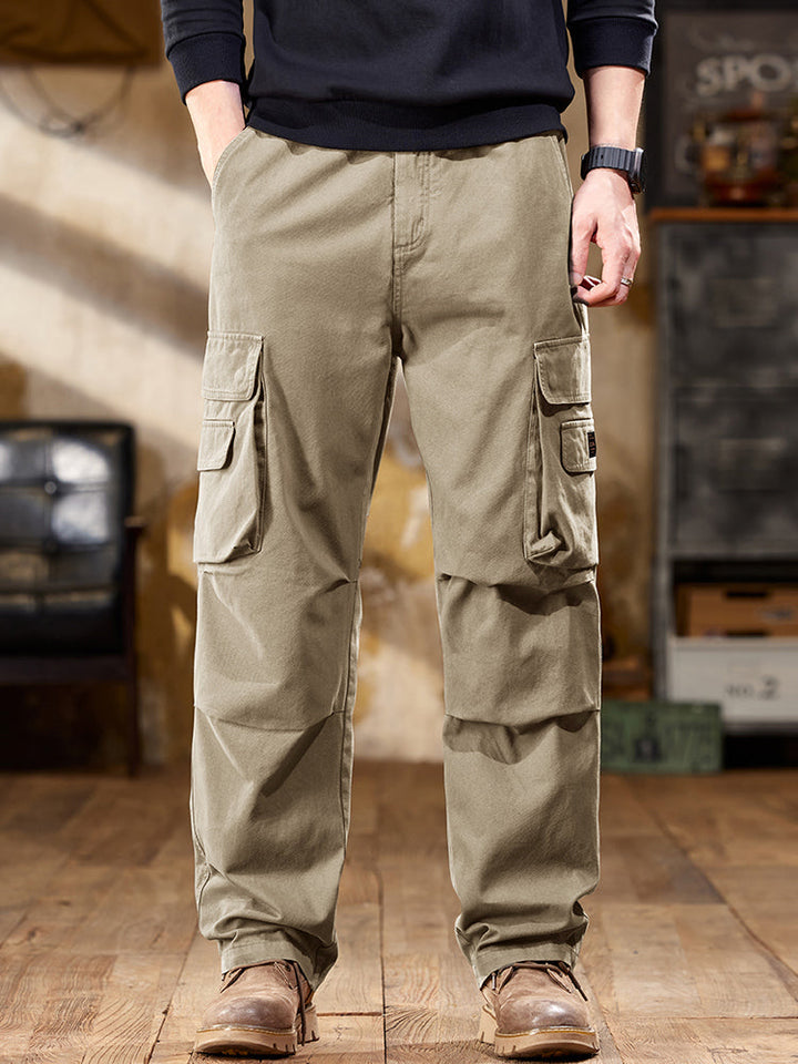 Pantalones cargo de pierna recta con múltiples bolsillos de inspiración vintage para hombre