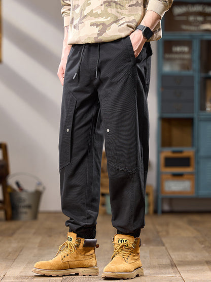 Pantalones cargo jogger de hombre de corte relajado con múltiples bolsillos